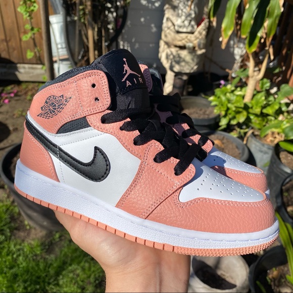 Nike Jordan 1 Mid Pink Quartz - Picture 16 of 16